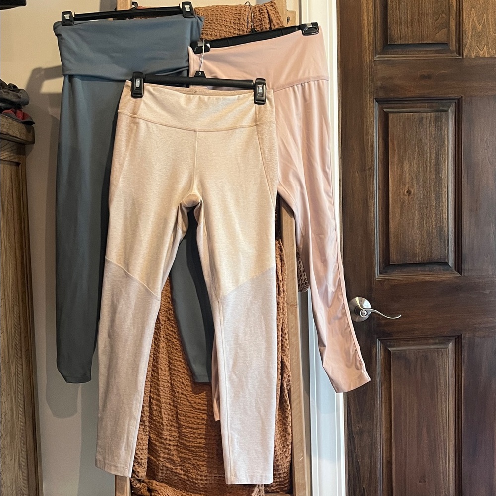 Amazing Nike/Outdoor Voices Legging lot size medium